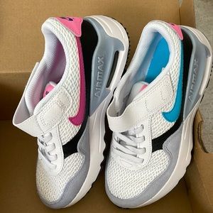Nike AirMax Kids Shoe